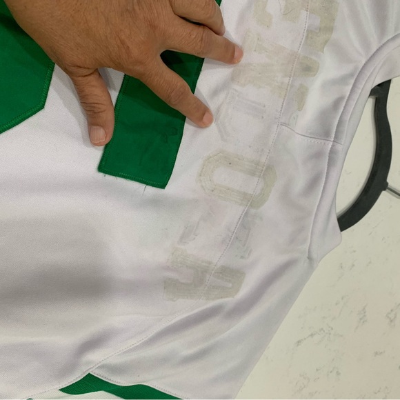 Notre Dame White Green XXL Jersey #5 PreOwned  some peeled off letters on back - Picture 8 of 10